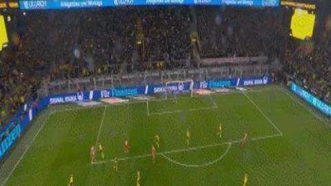 “曼联公告：瓦拉内腹股沟受伤，预计停赛数周”